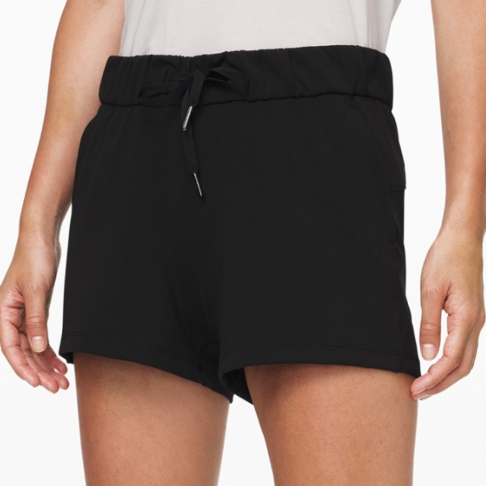 LULULEMON On The Fly Short 2.5”
